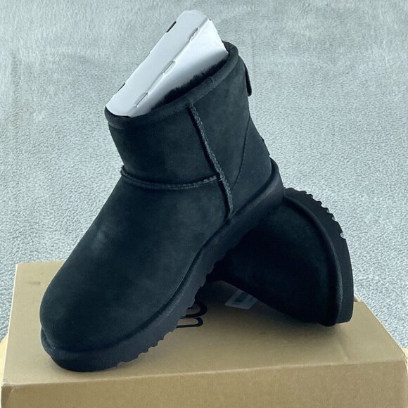UGG Women's Classic Mini Ii Boot, Black, 07 NWB S148 - Picture 3 of 8